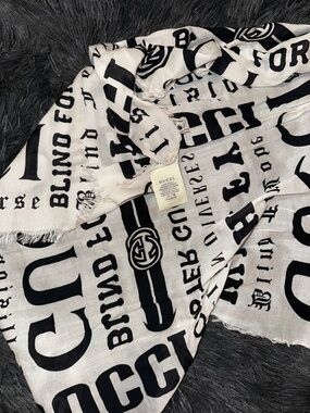 Gucci scarf